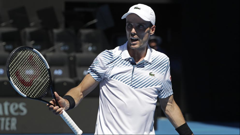 Tsitsipas borra a Bautista del Open de Australia