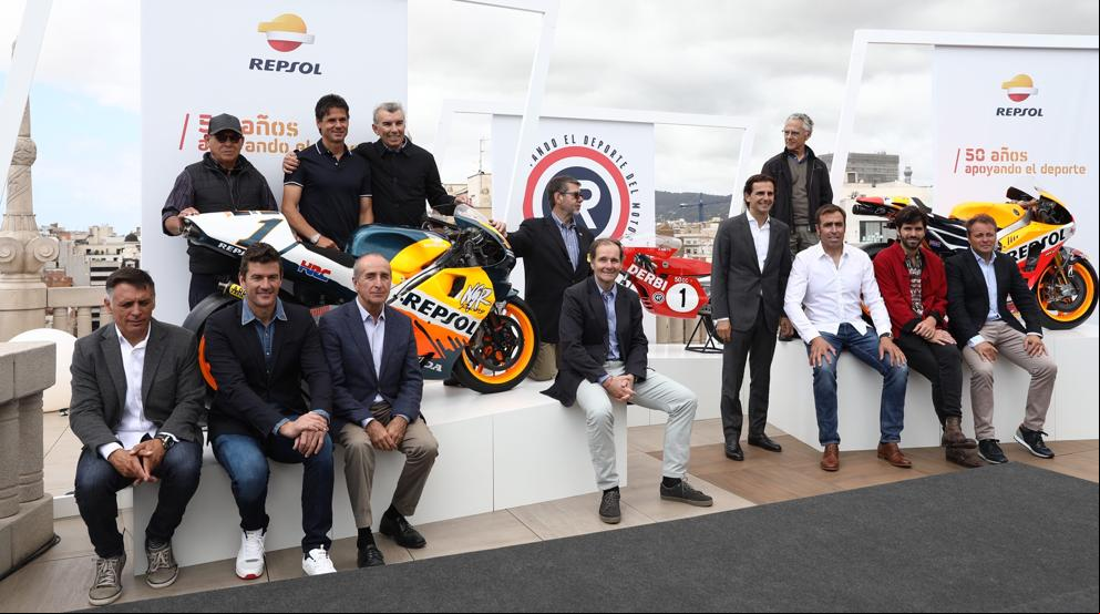 Repsol invade el paseo de Gràcia con sus máquinas campeonas