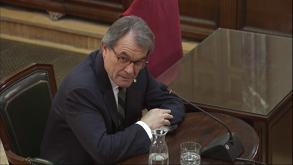 Artur Mas: “He sido condenado por desobediencia y estoy inhabilitado”
