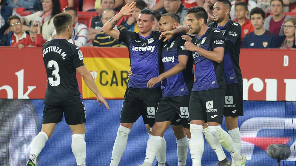 El Sevilla cae ante el Leganés en el Sánchez Pizjuán y se aleja de la Champions