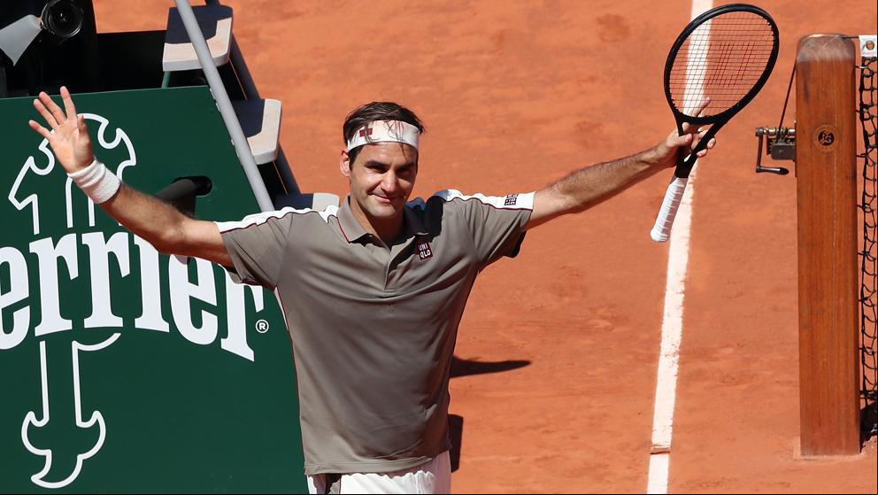 Federer derrota a Mayer para alcanzar los cuartos en París