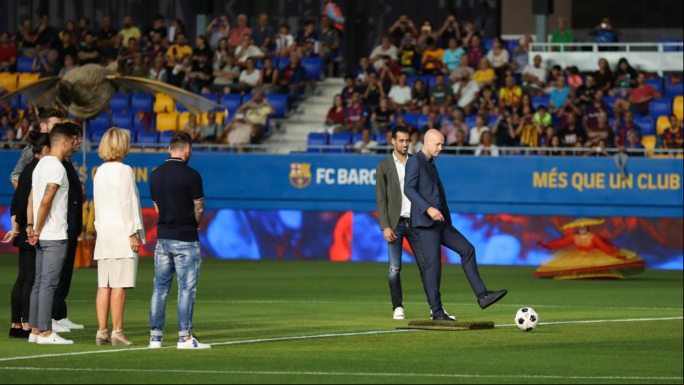 Todo queda en familia en la inauguración del Estadi Johan Cruyff