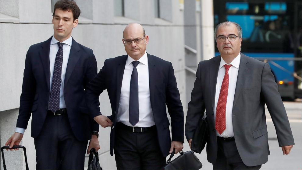 Ron culpa a Saracho de la quiebra del Popular y dice que llegó para venderlo