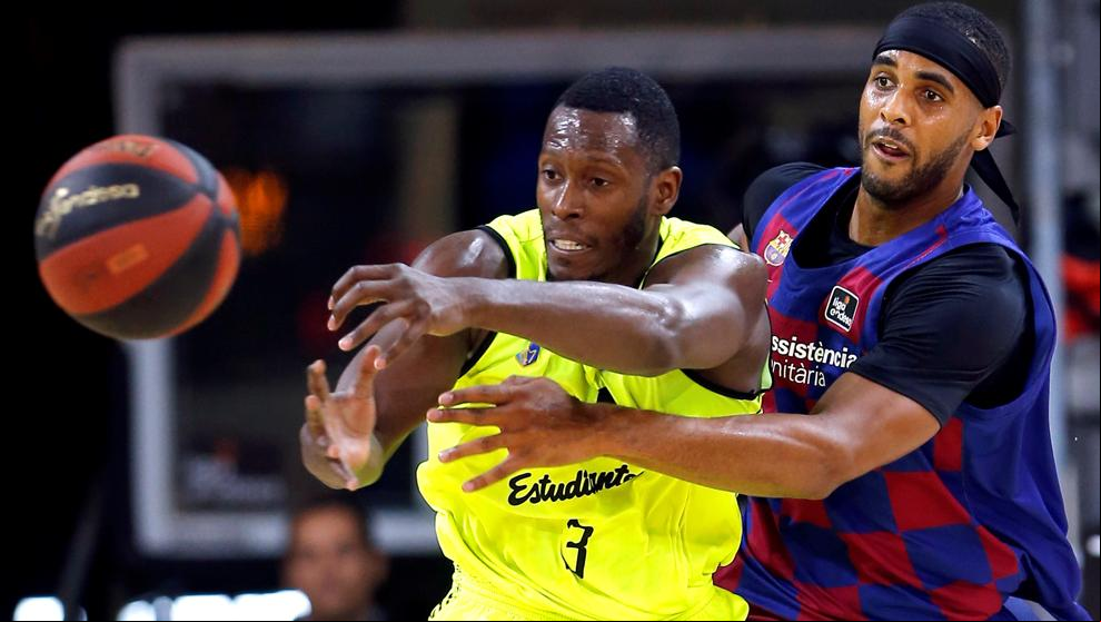 El Barça supera con facilidad al Estudiantes sin Mirotic