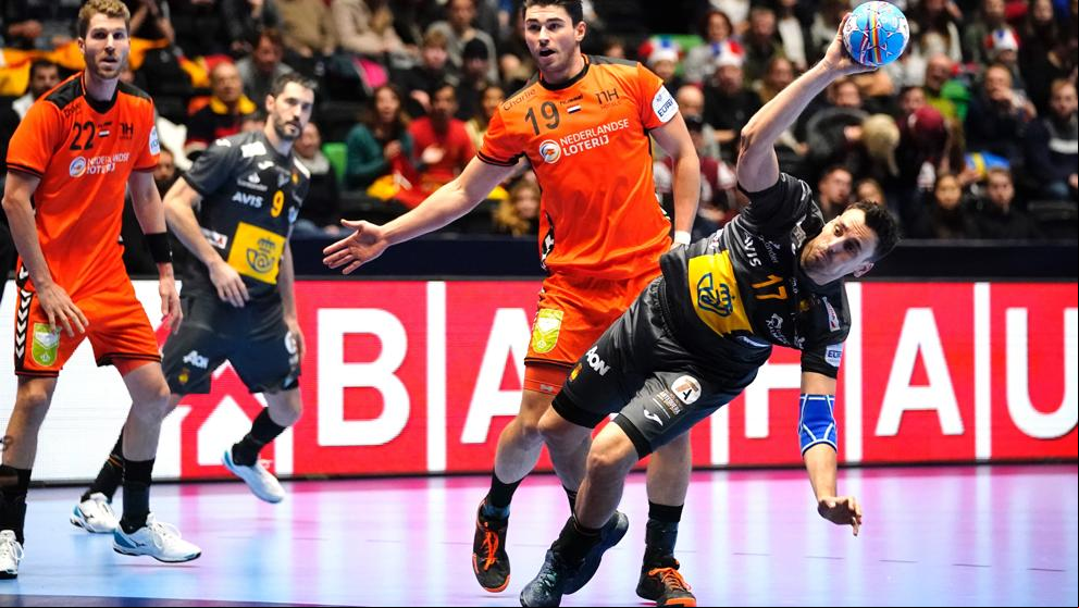 Adrià Figueras, un pivote diferente para los ‘Hispanos’