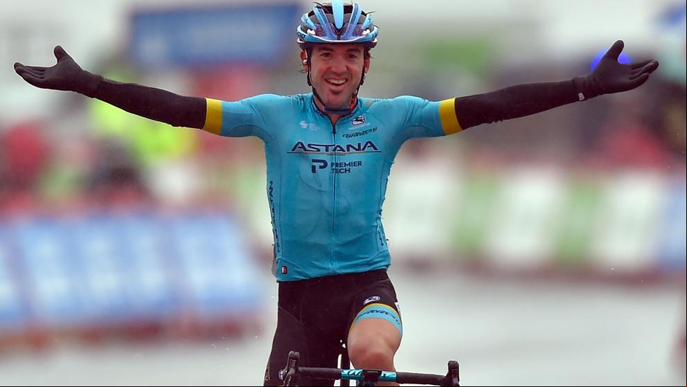 Carapaz pega un zarpazo y desbanca a Roglic en la Vuelta