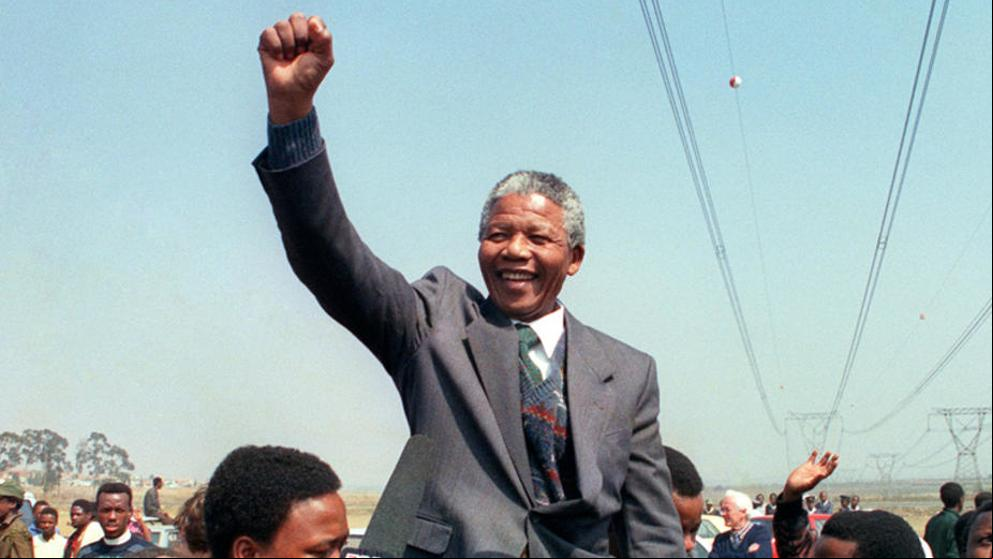 Nelson Mandela, la libertad en un puño