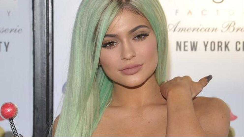 Kylie Jenner presume de su último y caro capricho e internet se le echa encima