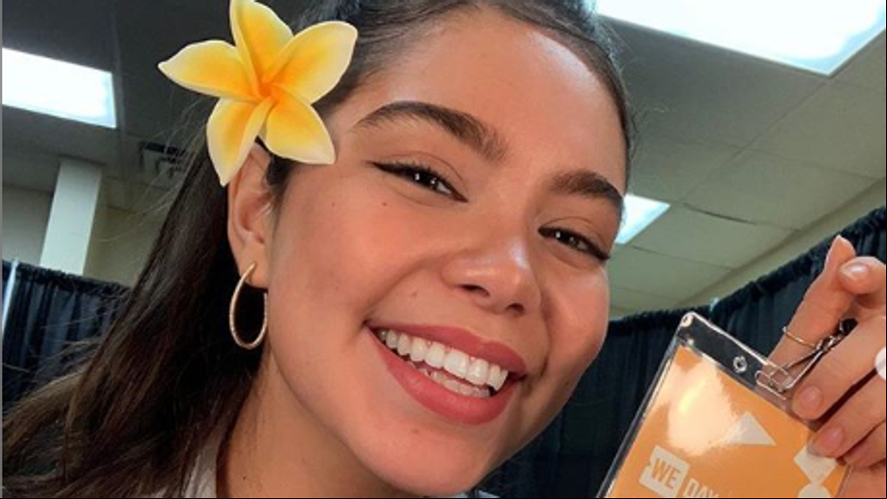 La estrella de Disney Auli’i Cravalho revela que es bisexual en un vídeo de Tik ToK