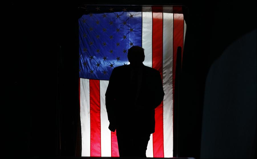 Un colectivo de hackers amenaza a Donald Trump: 42 millones de dólares o airearán sus trapos sucios