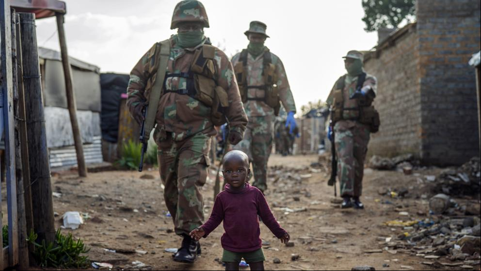 África desata su ira por George Floyd y sus ‘hermanos’ africanos