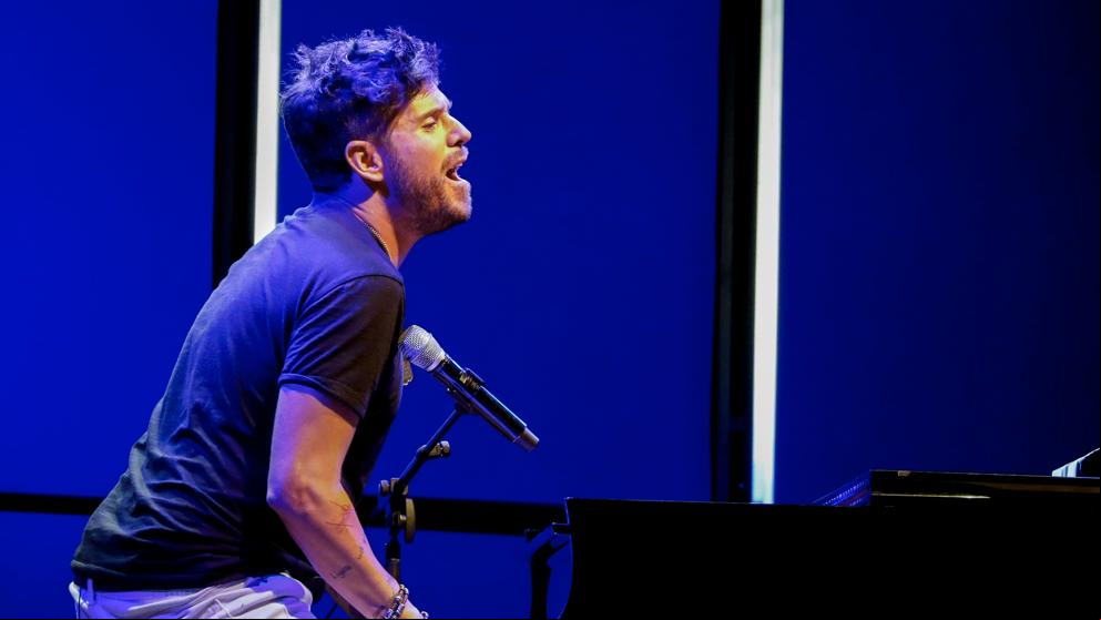 El Fes Pedralbes levantó el telón con las canciones entregadas de Pablo López y muchas ganas de disfrutar