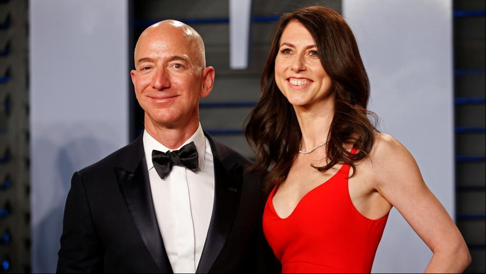 MacKenzie Scott, la exmujer de Jeff Bezos, dona 1.700 millones de dólares a causas benéficas tras el divorcio