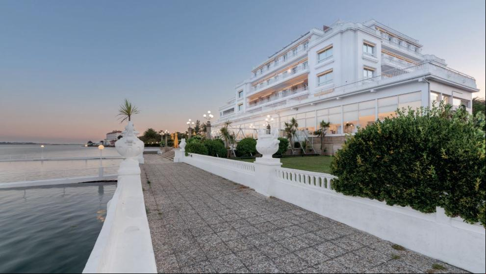 Un emblemático balneario para enamorarse del verano en Galicia: Eurostars Gran Hotel La Toja 5*