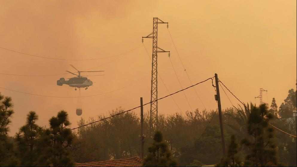 El incendio forestal de La Palma obliga a evacuar a varios vecindarios