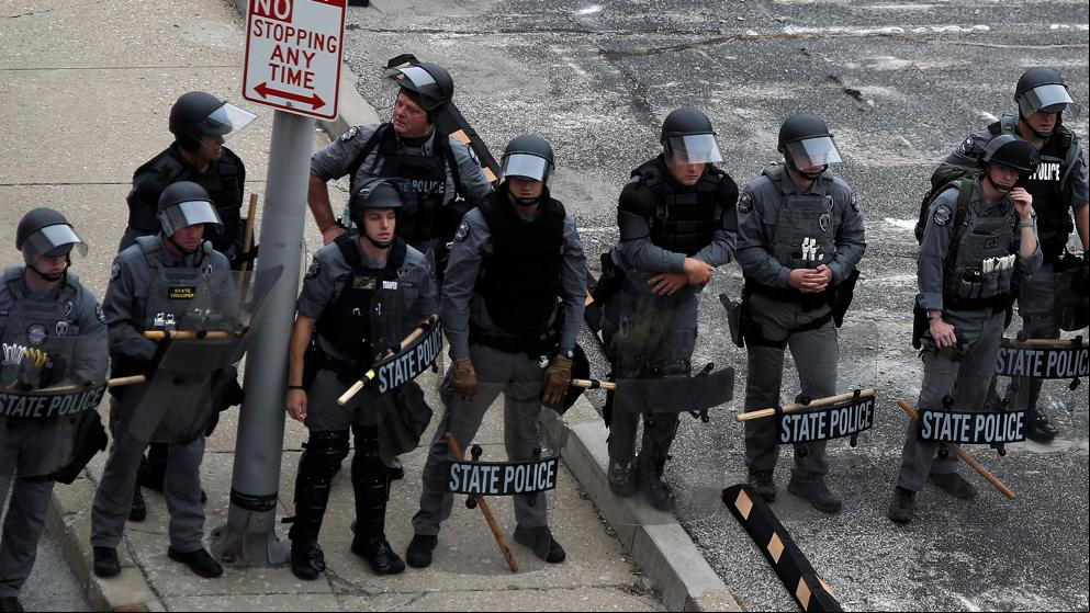 Dos policías heridos de bala en las protestas tras quedar impune la muerte de Breonna Taylor