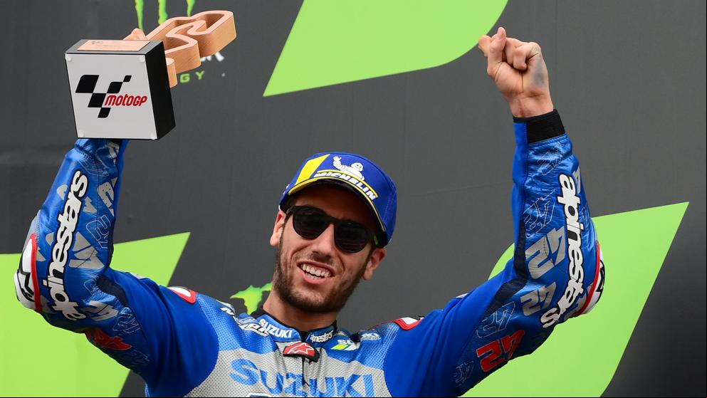 Álex Rins rinde tributo al fallecido Luis Salom en Montmeló