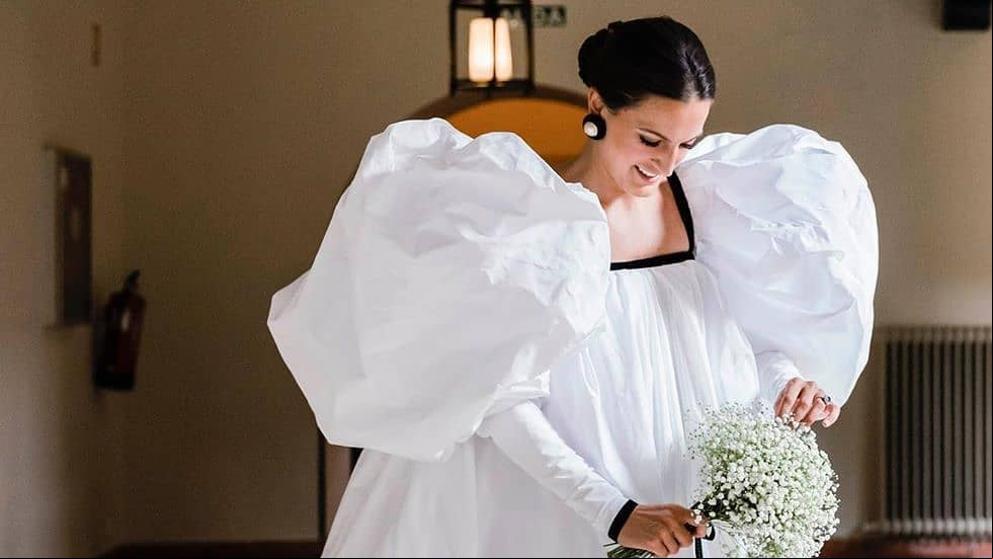 Caprile crea el vestido de novia más atrevido de 2020 y lo vuelve viral