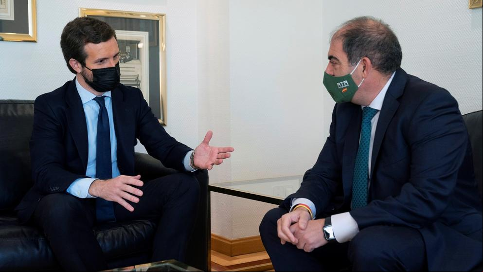 Casado propone rescatar a los autónomos ahorrando en los ministerios