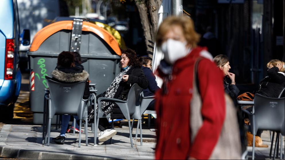 Ayuso recupera la cartilla Covid pero solo tendrá valor informativo