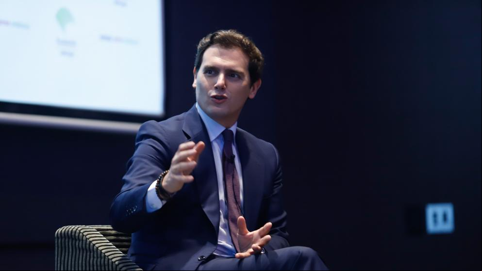 Albert Rivera marca el paso a Arrimadas: “Casado defiende la Constitución”